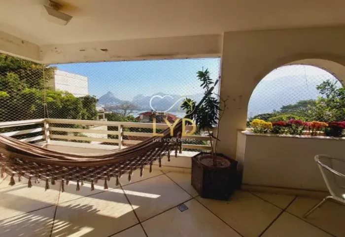 Apartamento de 3 quartos com vista na Lagoa