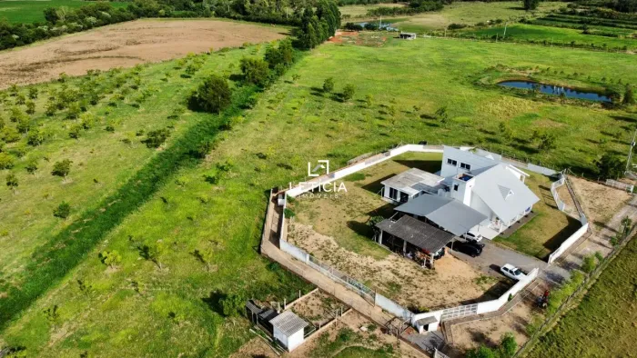 Chácara com casa de alto padrão em 10,4 ha