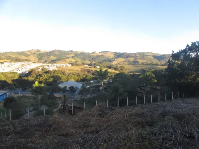 Terreno comercial de 1.450 m, em Joanópolis SP