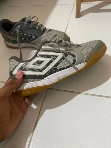 Vende-se chuteira pro 5