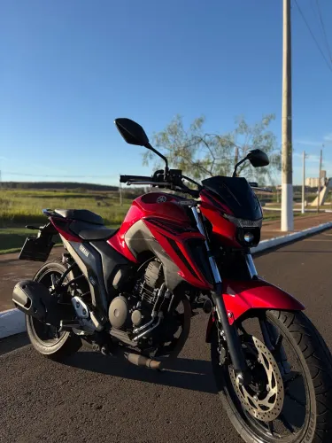Fz25 sem detalhe, unica dona mulher