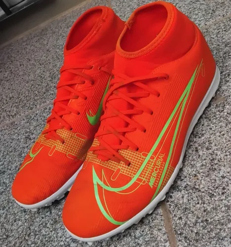 Chuteira Nike Mercurial 40
