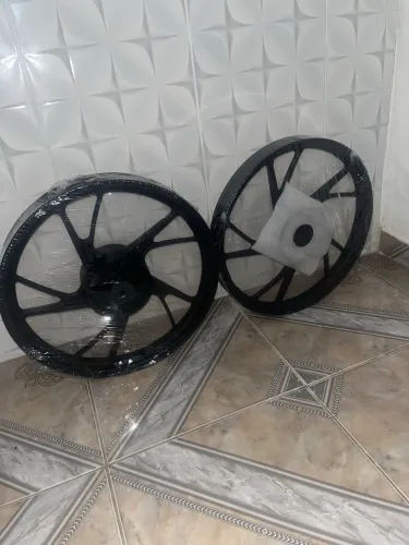 Rodas pe de galinha da 150 e 160 freio a tambor