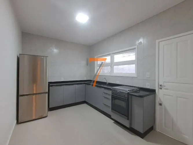 Casa com 3 dormitórios para alugar, 102 m² por R$ 6.100,01/mês - Abraão - Florianópolis/SC