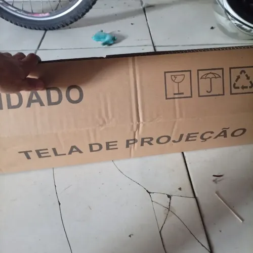 Tela de projeção motorizada (127V).