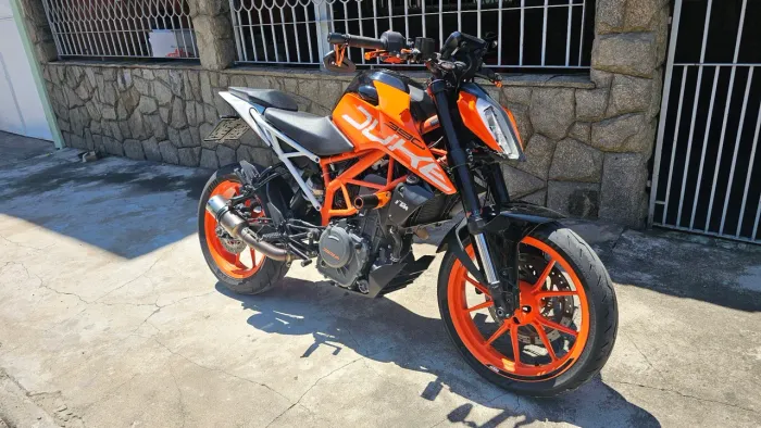 Ktm Duke 390 segundo dono toda revisada e equipada! Preço original ou equipada.