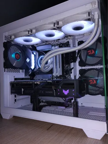 Computador MID-END RTX5070 TUF / R7 5700x, 16GB (2x8) RAM CORSAIR ( valor negociável)
