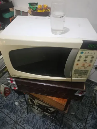 Microondas Eletrolux 127v funcionando perfeitamente entrego