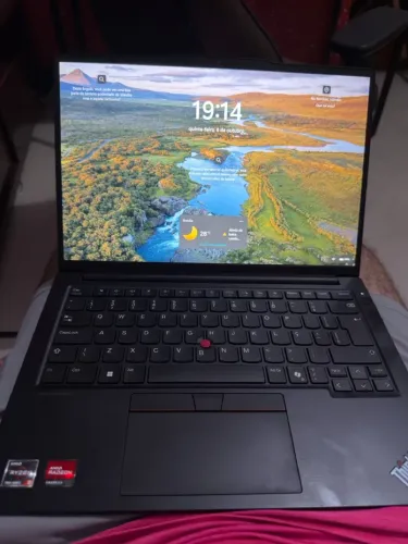 Lenovo ThinkPad - Ryzen 5 | 16GB DDR5 | SSD 256GB