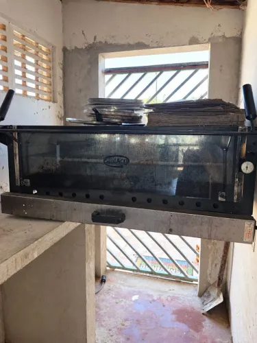FORNO INDUSTRIAL GUILHOTINA CRISTAL AÇO - A GÁS - 4 BOCAS - COM CAVALETE