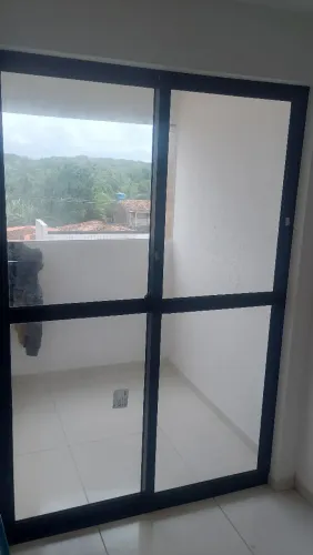 PORTA DE CORRER ALUMÍNIO E VIDRO 216,5x147,5