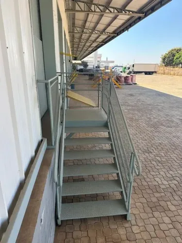 Galpão Logístico 5.000m² para Locação na BR-040 | Condomínio Fechado, Pé-direito de 15m, D
