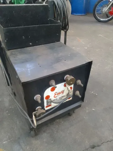 Maquina de solda, antiga. 250 amperes.