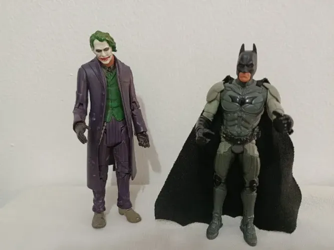 Bonecos DC Batman e Coringa - Edição do Filme Cavaleiro das Trevas de 2008