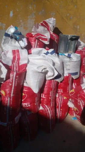 Vende-se areia e brita ensacada