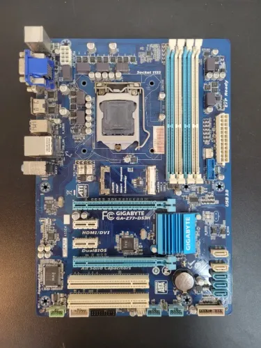 Placa Mãe Gigabyte Ga-z77-ds3h Socket 1155 Ddr3 - com garantia e nota fiscal