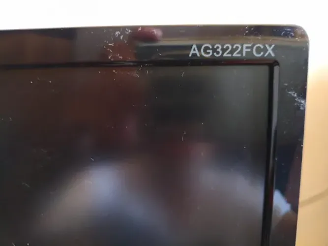 Monitor Aoc Agon 32'' tela curba com display quebrado
