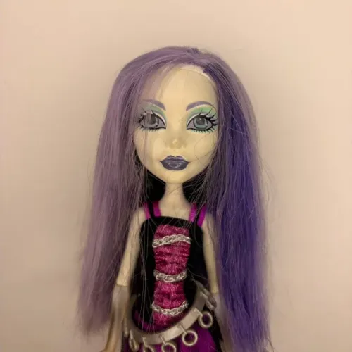 Monster High Spectra Vondergeist Ghouls Alive G1 original.
