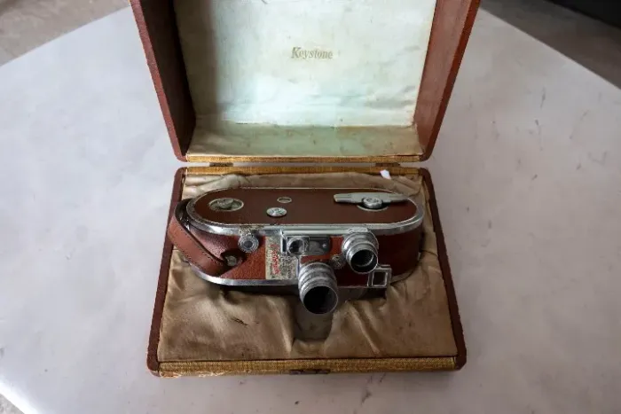 Filmadora Keystone Criterion Deluxe A-12 16mm com estojo original