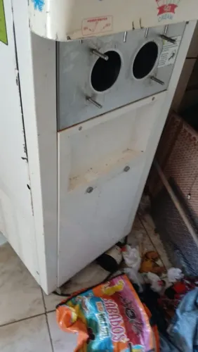 Vendo máquina de sorvete 