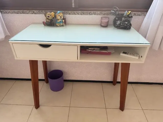 Escrivaninha Tok&Stok pé palito