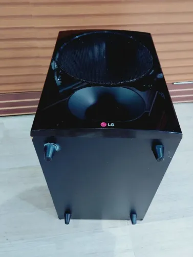 Caixa acústica subwoofer LG grande passiva