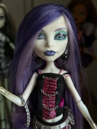 boneca spectra vondergeist básica g1 monster high