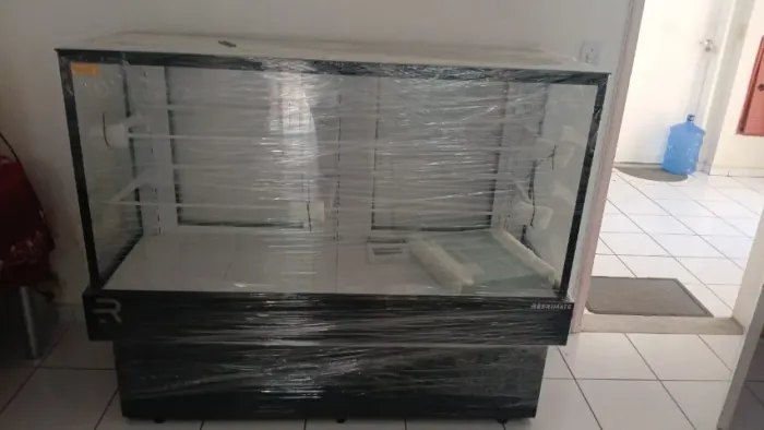 VENDE-SE VITRINE SECA/  NOVA!!!!!!!!!!