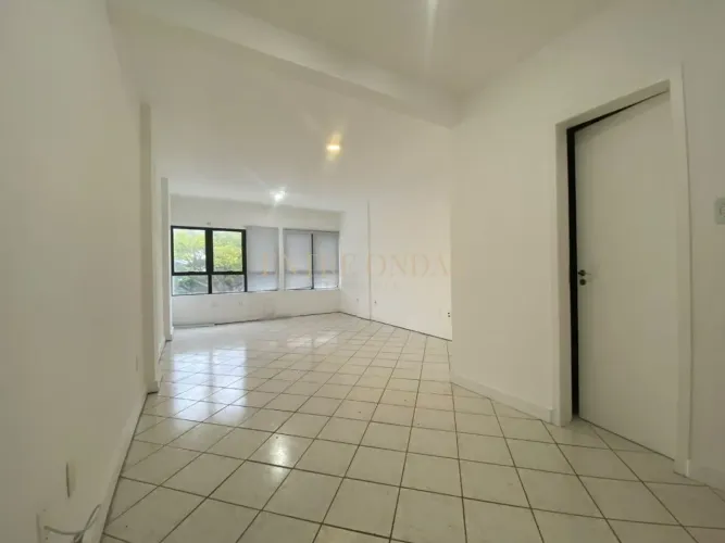 Sala comercial no bairro Trindade, Florianópolis.