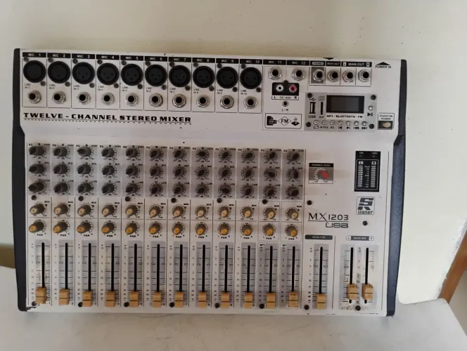 Mesa de 12 canais staner