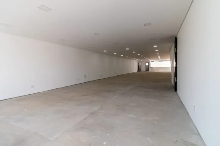 Sobreloja na Rua Isabel Dias, 62 - 1º andar 250 m²