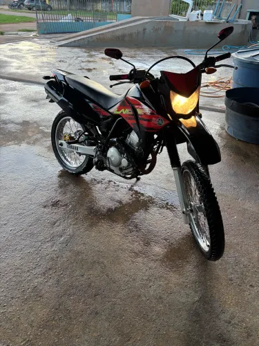 Lander 250 super conservada