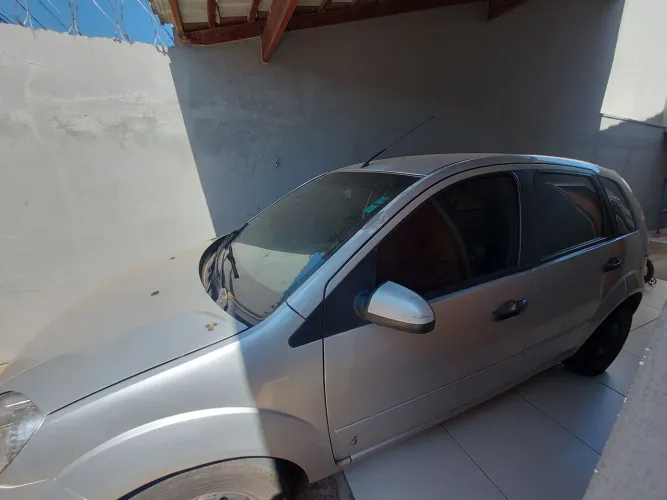 Ford Fiesta Class 1.6 8V 98cv 5P 2004