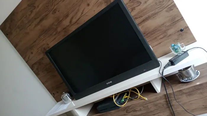 Vendo essa televisão não é smart para conserto mas funciona