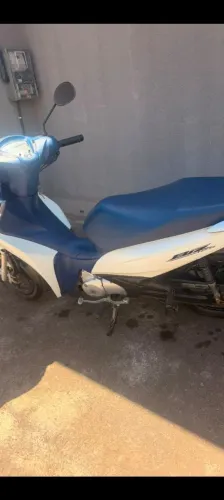 Vendo moto muito boa