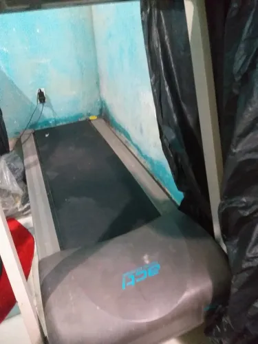 Vendo uma esteira profissional