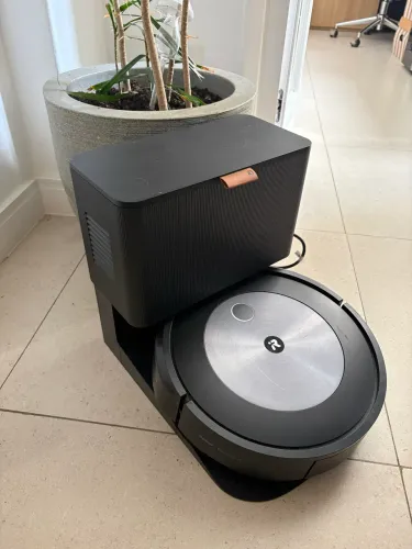 Roomba J7+ e base