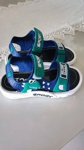 Vendo sandália infantil