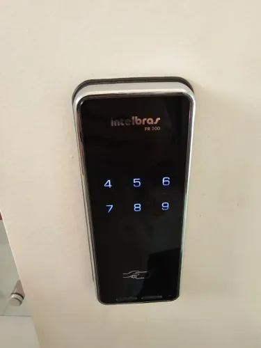FECHADURA ELETRÔNICA INTELBRAS FR 200 - TOUCH SCREEN