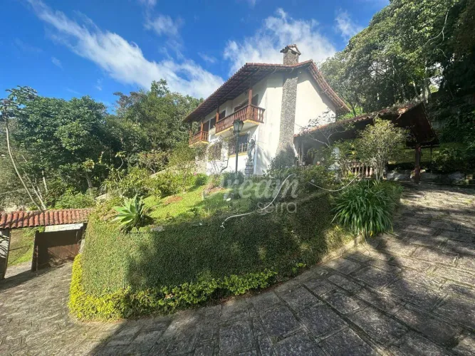Casa com 3 dormitórios à venda, 172 m² por R$ 850.000,00 - Parque do Ingá - Teresópolis/RJ