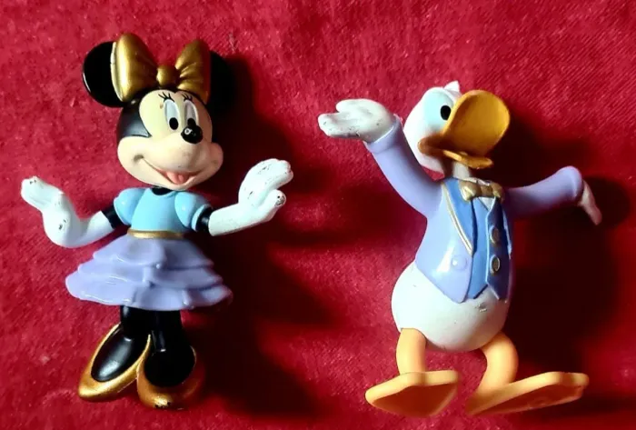 2 brinquedos da disney