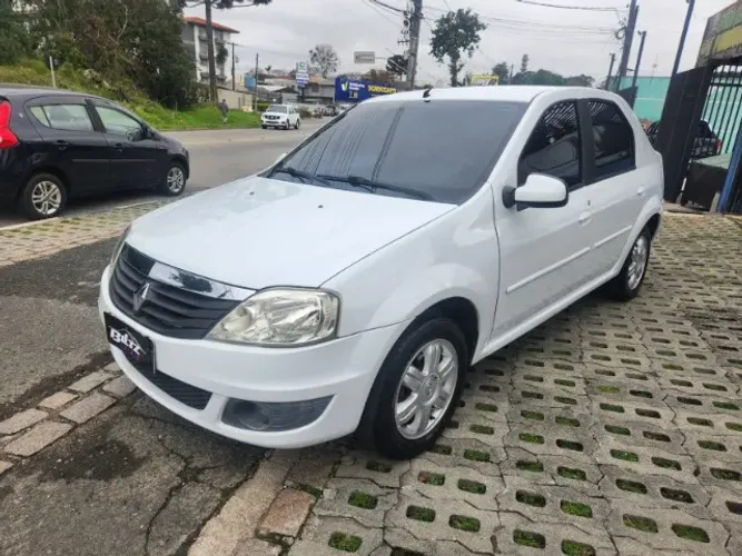 Renault Logan Expression Hi-flex 1.6 8V 4P 2013