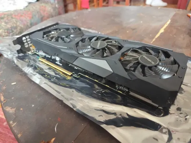 Placa de Vídeo GIGABYTE GeForce RTX 2060 SUPER GAMING 3X OC 8GB GDDR6