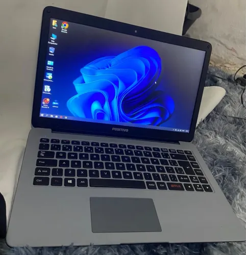 Notebook Core i3 7Ger SSD256 Gb perfeito 