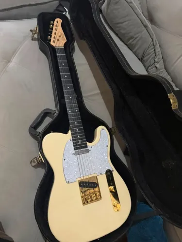 Guitarra Seizi Saitama Reverse - Cream Gold (com Hard Case)