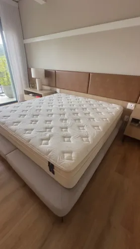 Colchão King Size King Koil Amethyst - Impecável / Estado de Novo