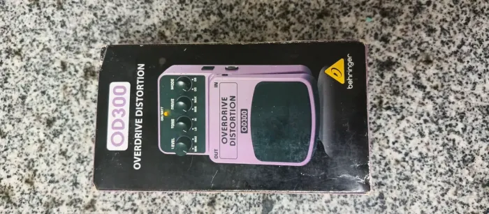 PEDAL OVERDRIVE DISTORTION OD300 BERINGER