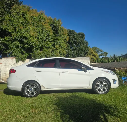 Ford Fiesta Sedan SE 1.6 16V Flex 4P 2013
