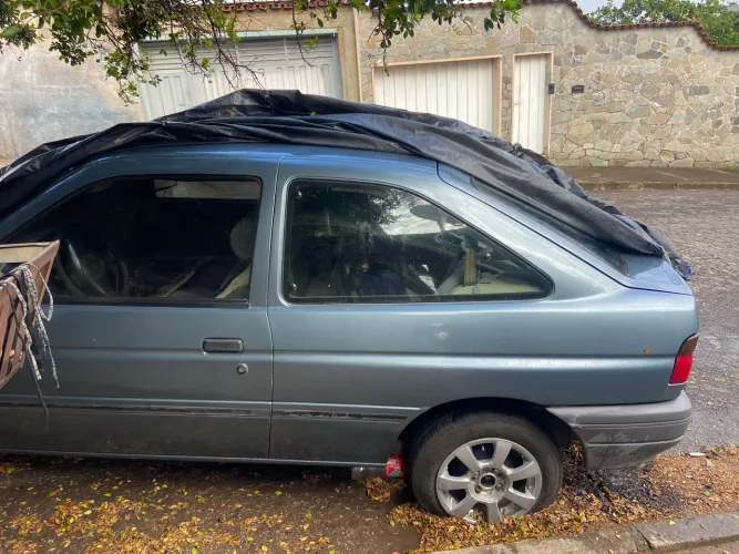 Ford Escort GL 1.6i / 1.6 (álcool) 1995