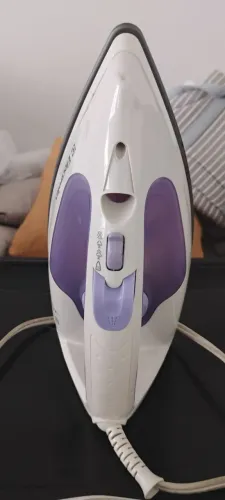 Ferro de passar a vapor 